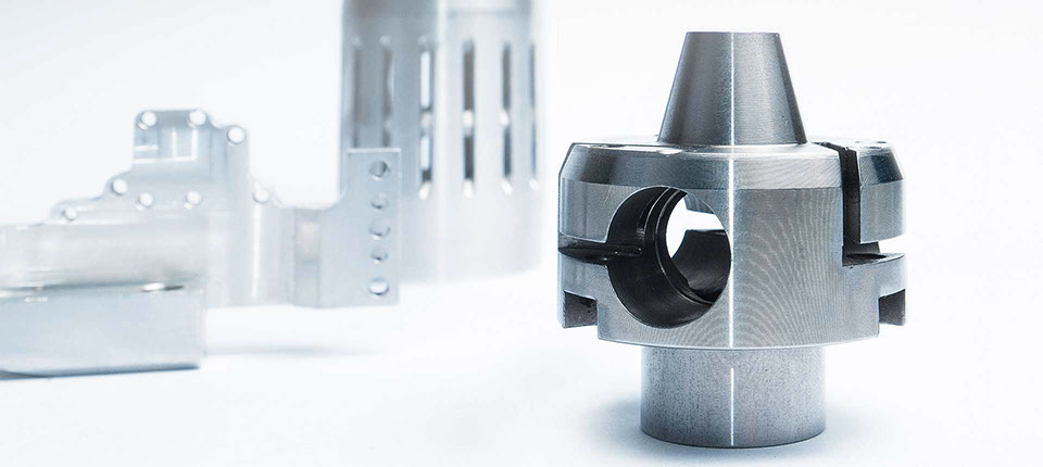 Exempel på legotillverkade bitar, fräsning och svarvning